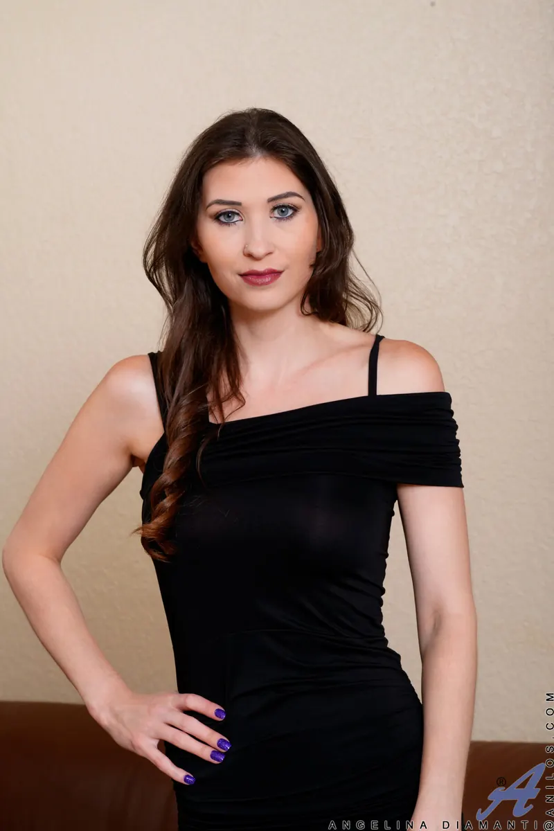 Anilos 'The Right Touch' starring Angelina Diamanti (Photo 1)