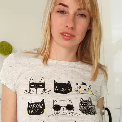 Anita in 'Anilos' Pussycat (Thumbnail 1)