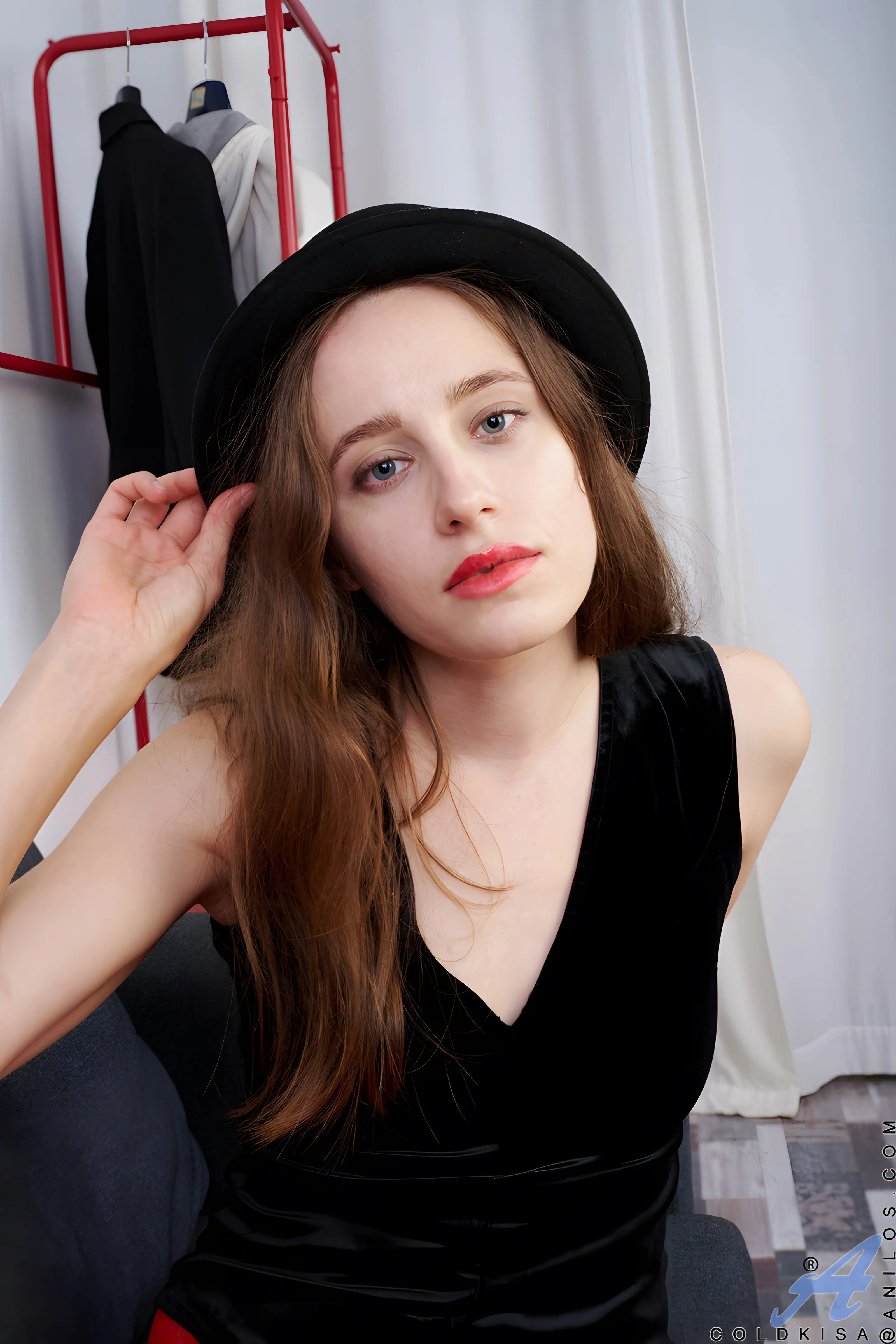 Anilos 'Finger Fun' starring Coldkisa (Photo 4)