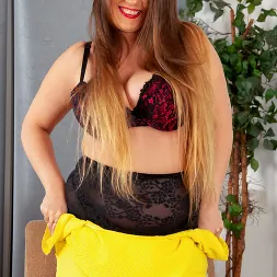 Dani in Sundress (Photo 4) Dani in 'Anilos' Sundress (Thumbnail 4)