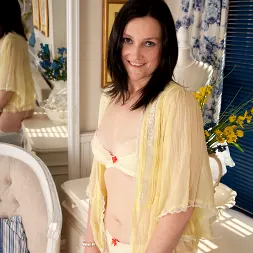 Emily Marshall in 'Anilos' Flirty Mature (Thumbnail 2)