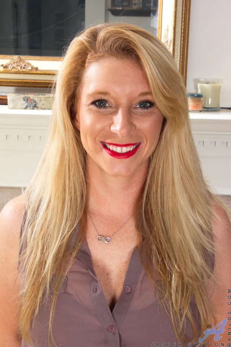 Anilos 'Blonde Milf' starring Jasper Shelton (Photo 1)