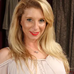 Jasper Shelton in 'Anilos' Sexy Mature (Thumbnail 1)