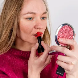 Kristi in 'Anilos' Fit Beauty (Thumbnail 2)