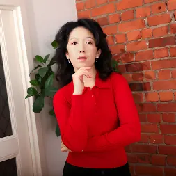 Liana Gold in Sultry Thoughtful (Photo 1) Liana Gold in 'Anilos' Sultry Thoughtful (Thumbnail 1)