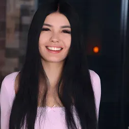 Luna Bunny in 'Anilos' Playful Pink (Thumbnail 1)