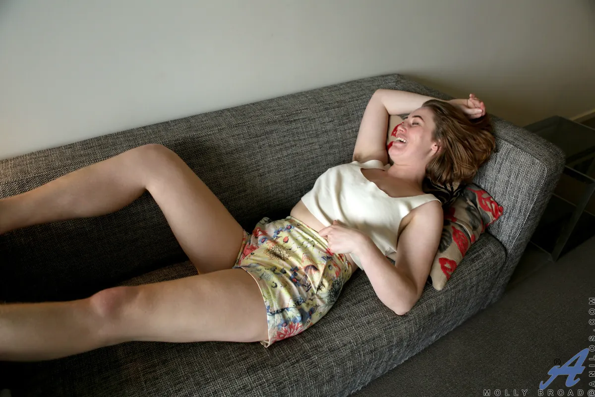 Molly Broad in 'Australian Beauty' from 'Anilos' (Photo 2) Anilos 'Australian Beauty' starring Molly Broad (Photo 2)