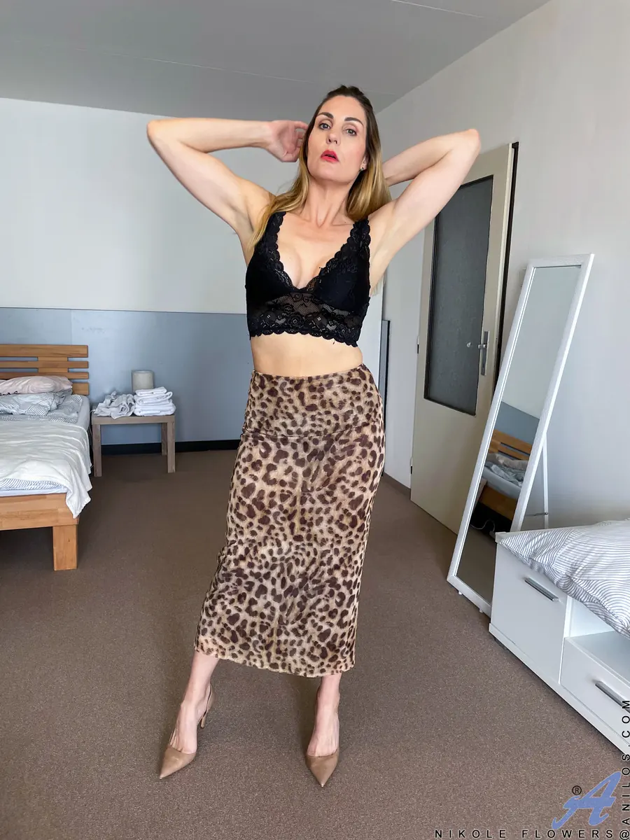 Nikole Flowers in 'Queen' from 'Anilos' (Photo 2) Anilos 'Queen' starring Nikole Flowers (Photo 2)