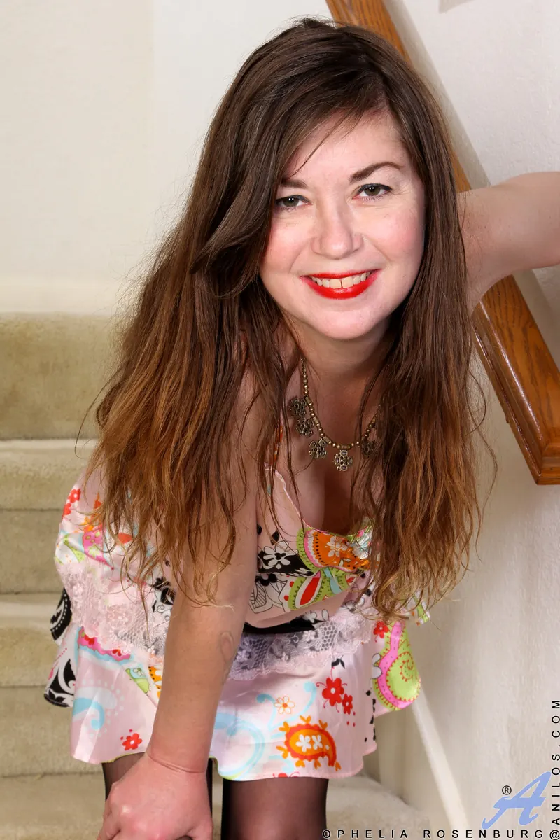 Anilos 'Amateur Mature' starring Ophelia Rosenburg (Photo 2)