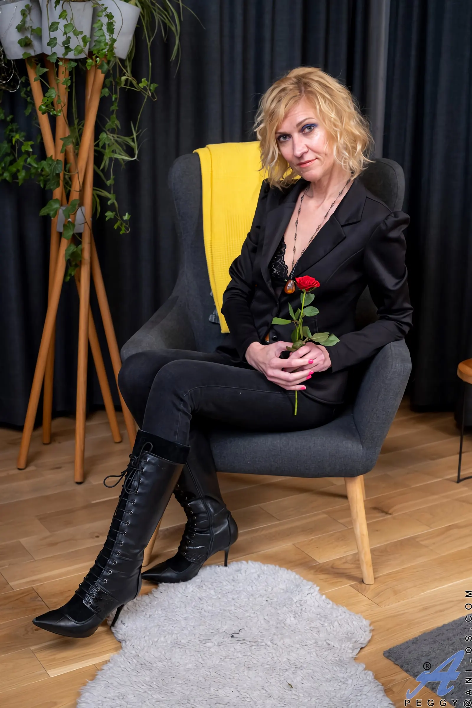 Peggy in 'Fit Fifty' from 'Anilos' (Photo 1) Anilos 'Fit Fifty' starring Peggy (Photo 1)