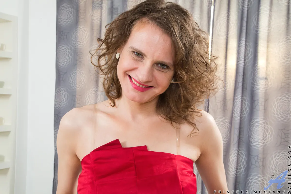 Anilos 'Hairy Pussy' starring Princess Mustang (Photo 2)