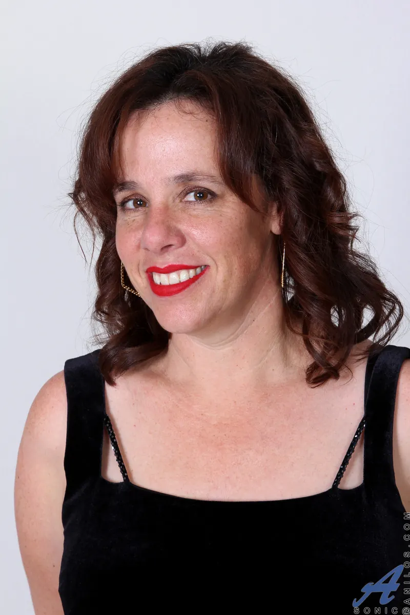 Anilos 'Talking Dirty' starring Sonic (Photo 1)